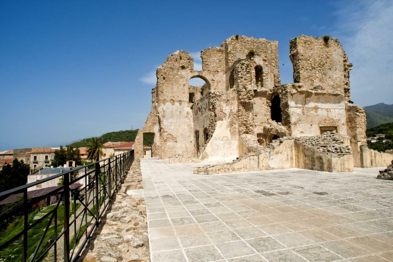 Residenza D'Epoca Borgodifiume Hotel Фиумефредо Бруцио Екстериор снимка